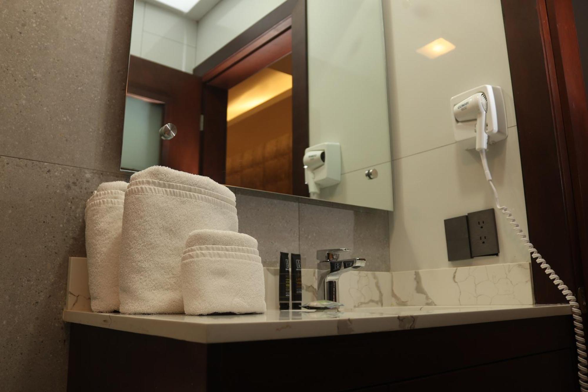 Hotel Wellintown Τιχουάνα Εξωτερικό φωτογραφία